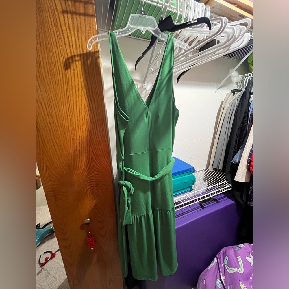 Banana Republic Emerald Green V-Neck Midi Dress with Tie Waist